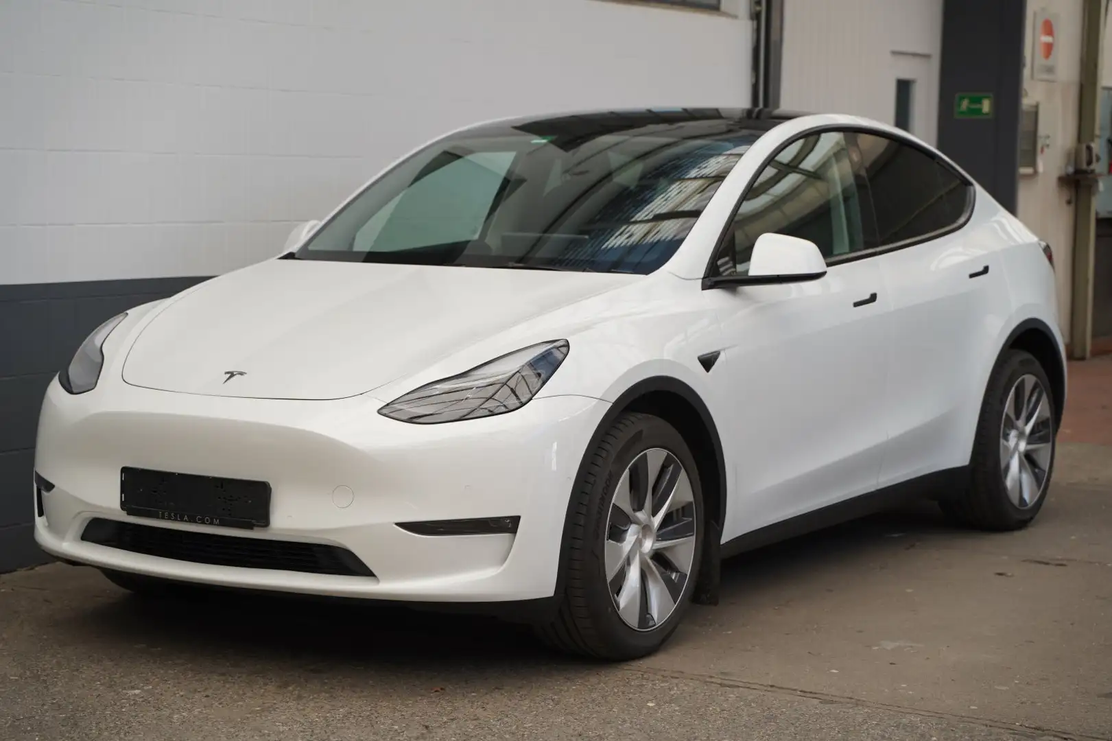 Tesla Model Y Standard Range RWD *AHK*Matrix-LED* Wit - 2