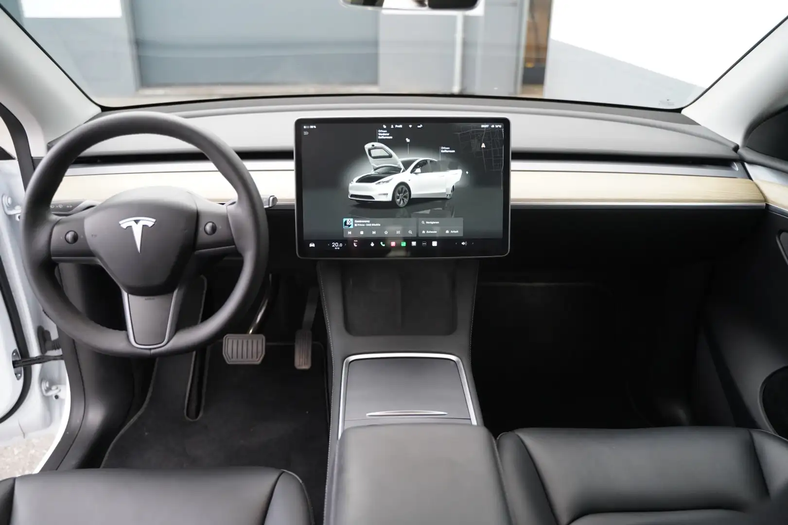 Tesla Model Y Standard Range RWD *AHK*Matrix-LED* Weiß - 2