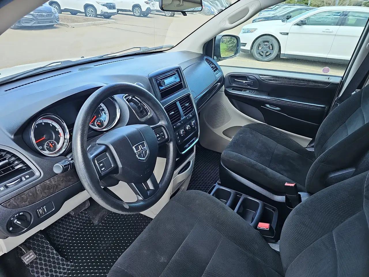 Dodge Grand Caravan photo Dodge Grand Caravan