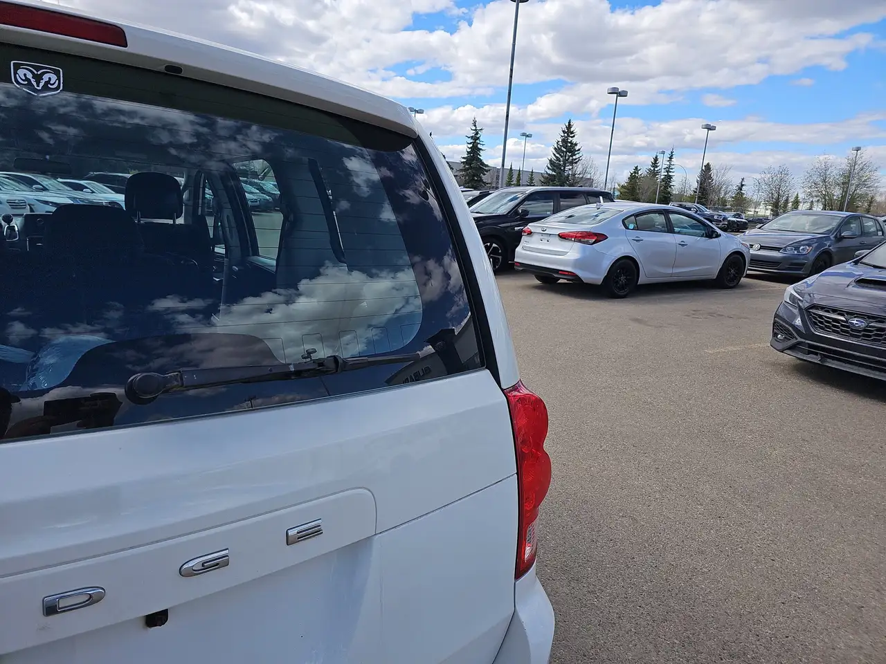 Dodge Grand Caravan photo Dodge Grand Caravan