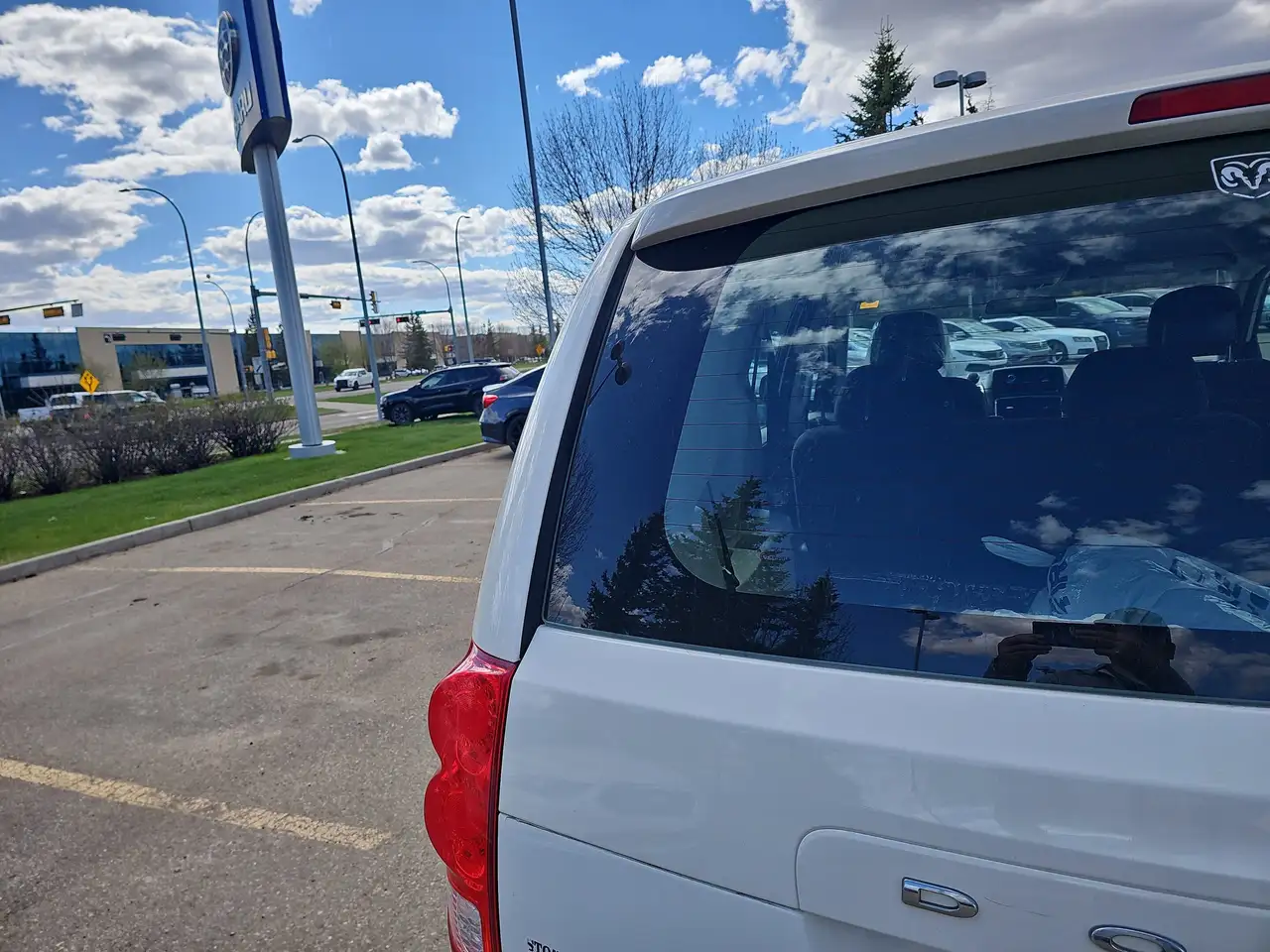 Dodge Grand Caravan photo Dodge Grand Caravan