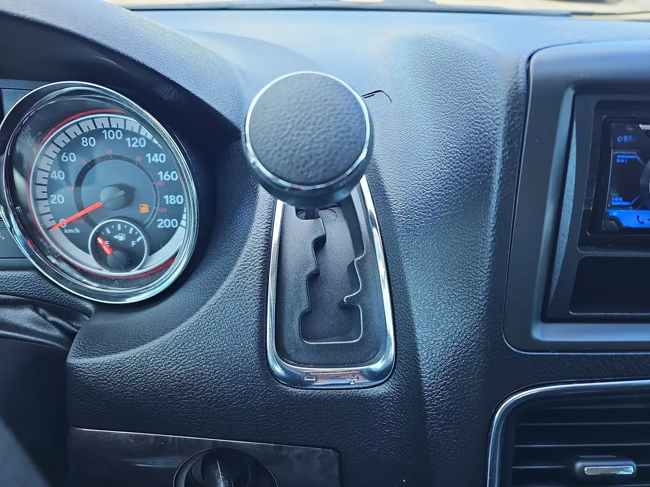 Dodge Grand Caravan photo Dodge Grand Caravan