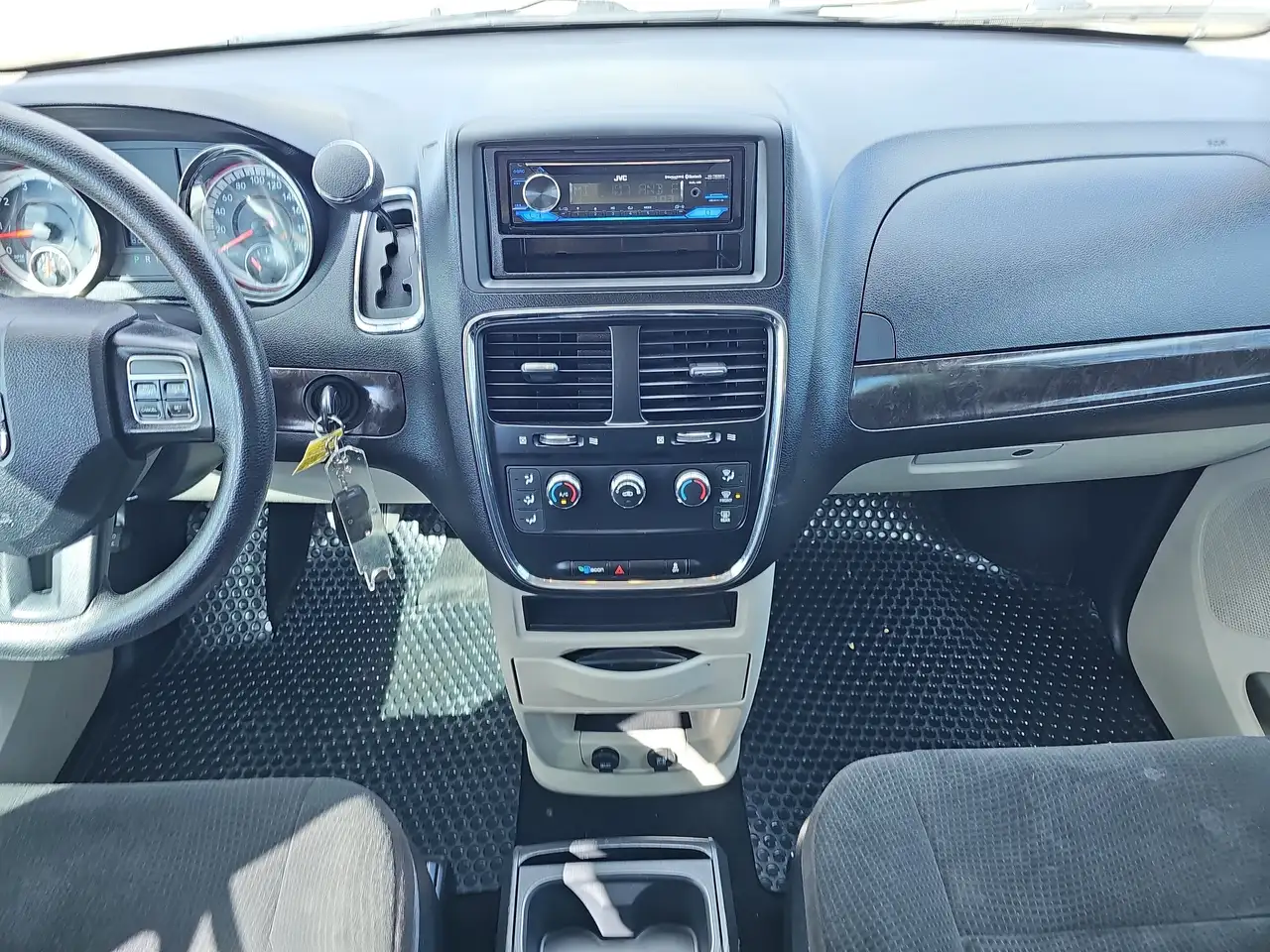 Dodge Grand Caravan photo Dodge Grand Caravan