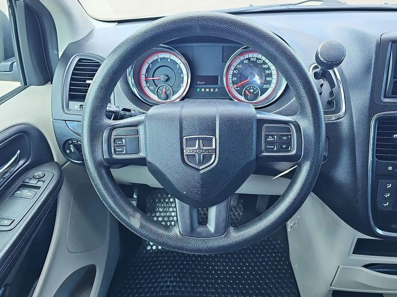 Dodge Grand Caravan photo Dodge Grand Caravan