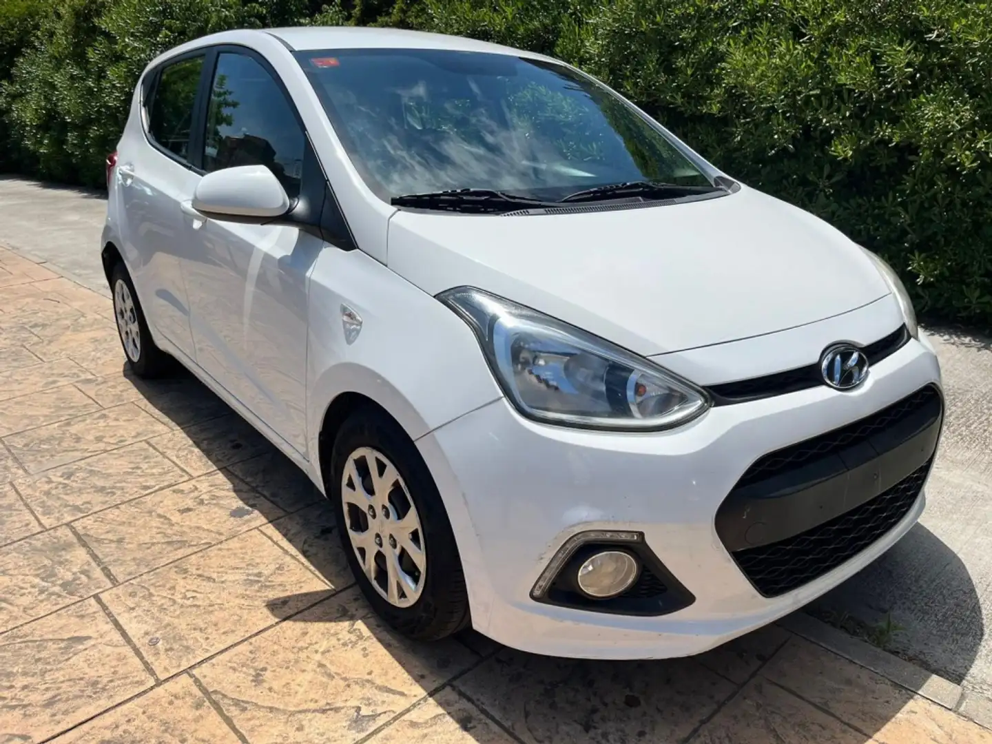 Hyundai i10 1.2 Tecno Blue Blanco - 1