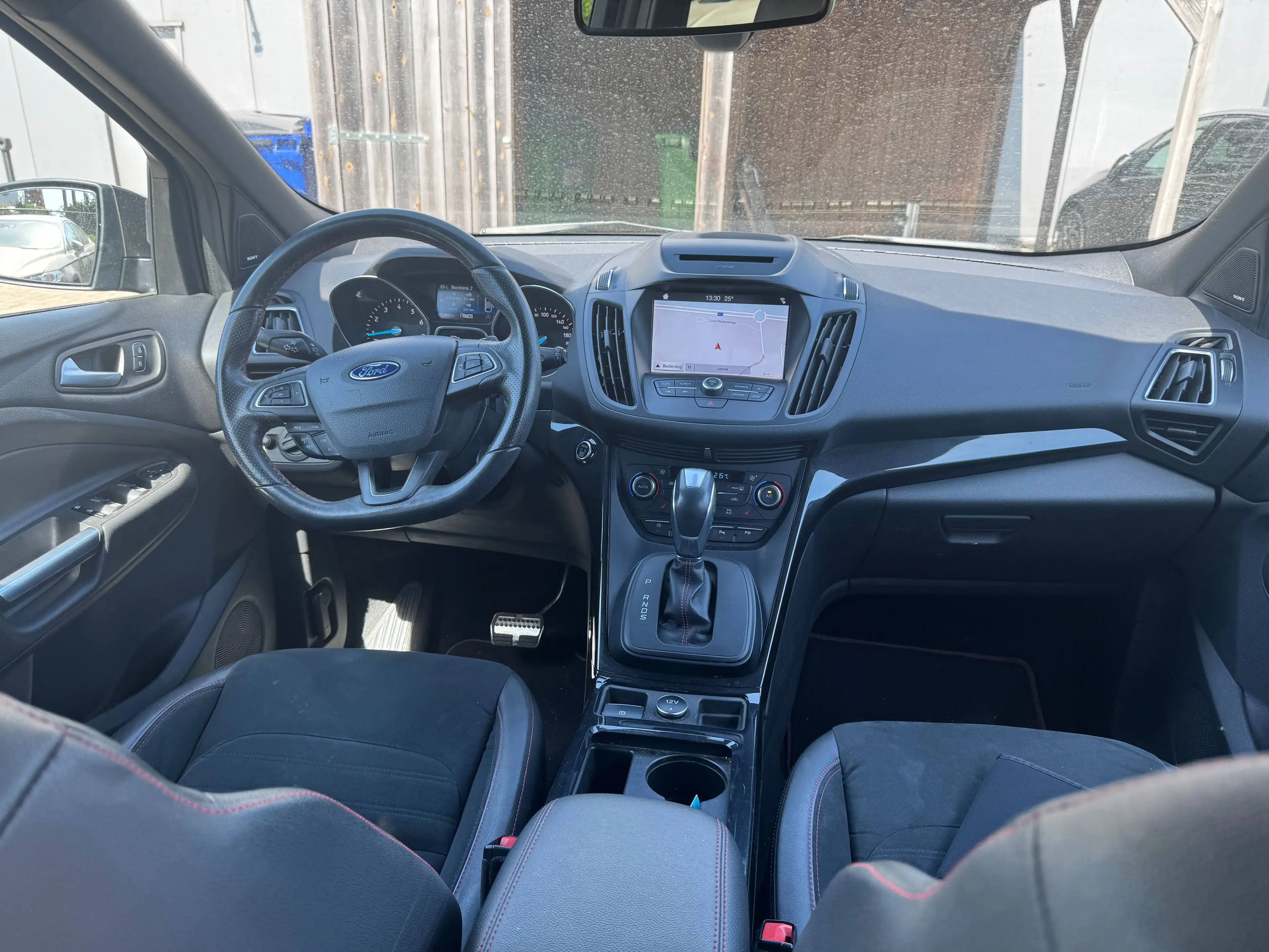 Ford Kuga ST-Line 1.5 Ecoboost Automaat. Nieuwe motor. — photo 6