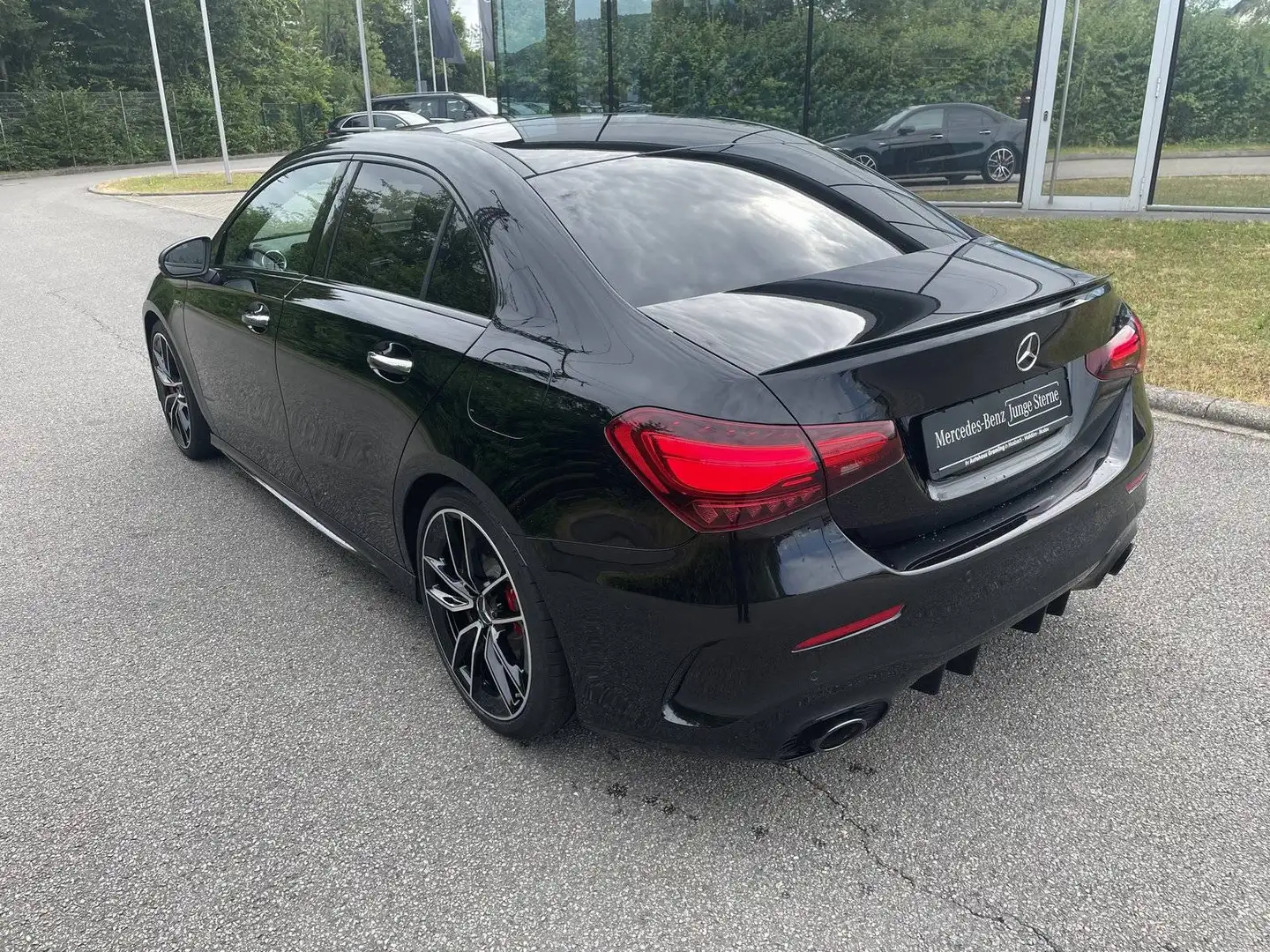 Mercedes-Benz A 35 AMG 4M Limousine NIGHT*Perf. Sitze*Pano*Dis Noir - 2