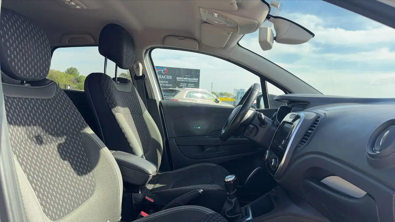 Renault Captur — photo 26