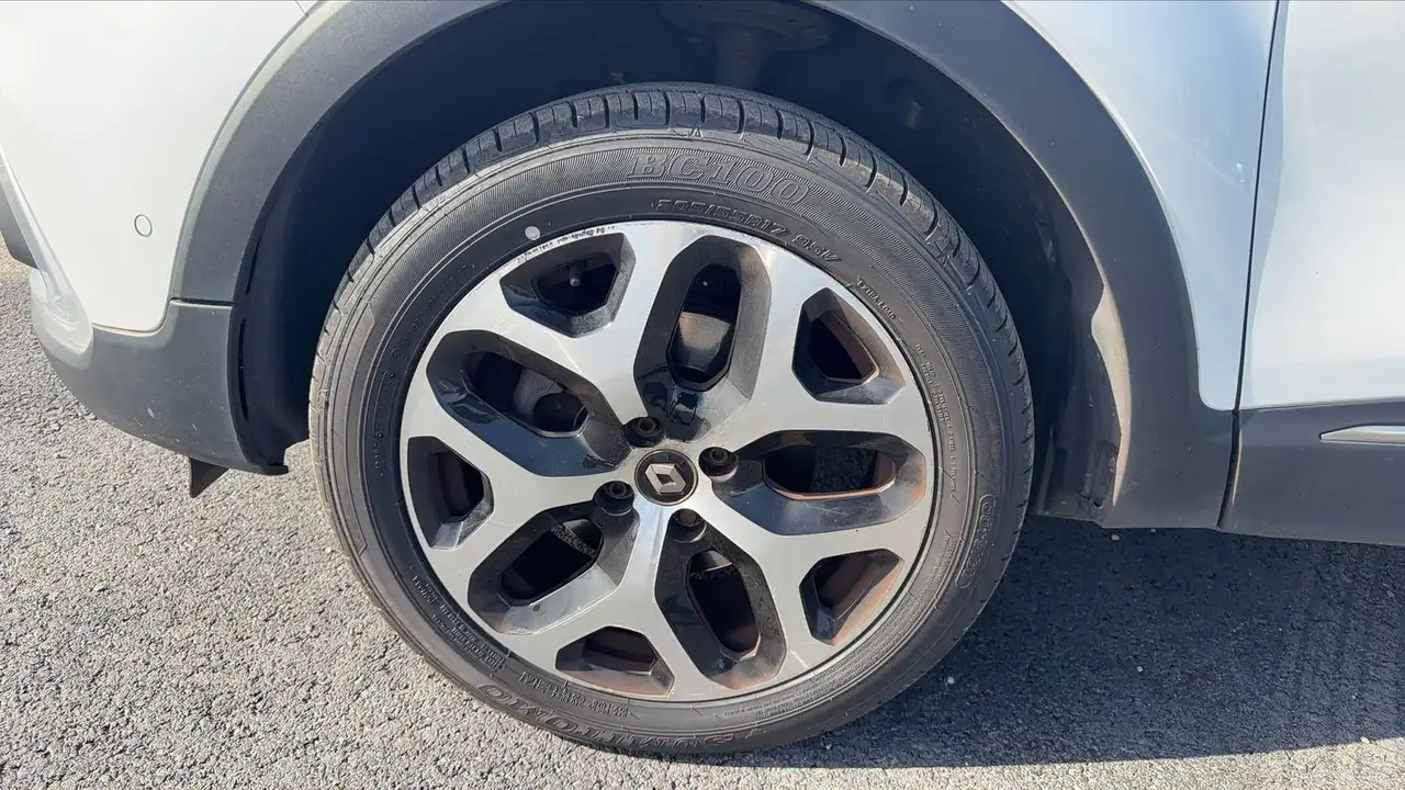 Renault Captur — photo 18