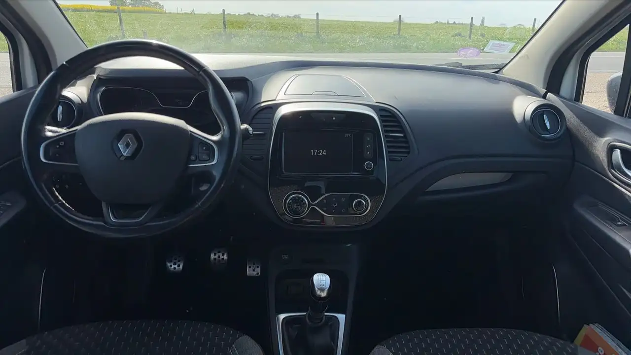 Renault Captur — photo 11