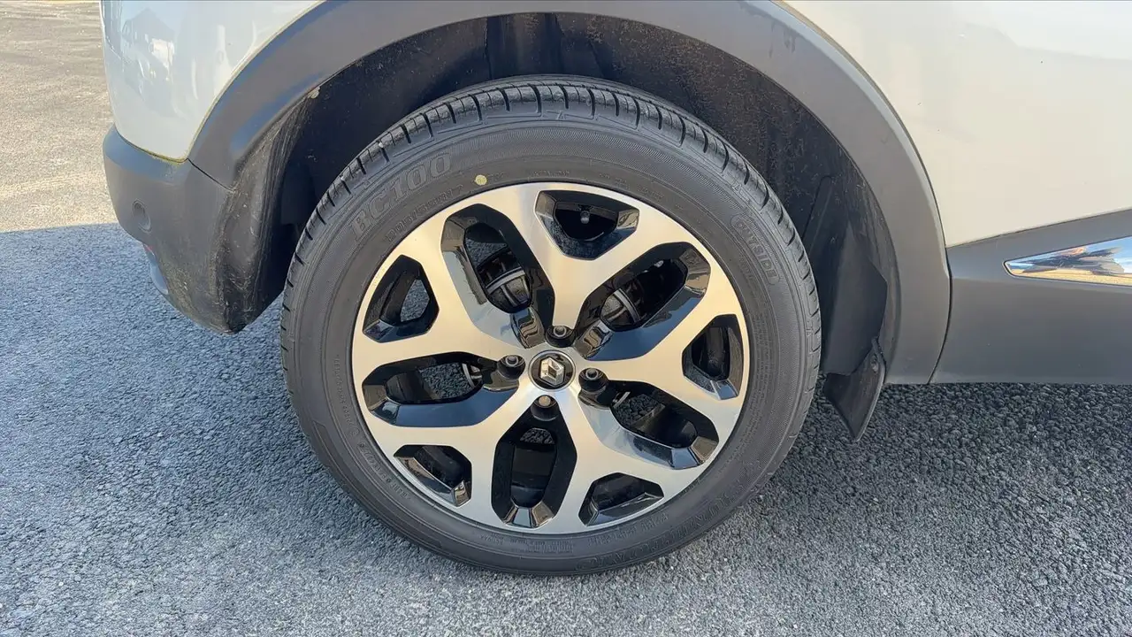 Renault Captur — photo 16