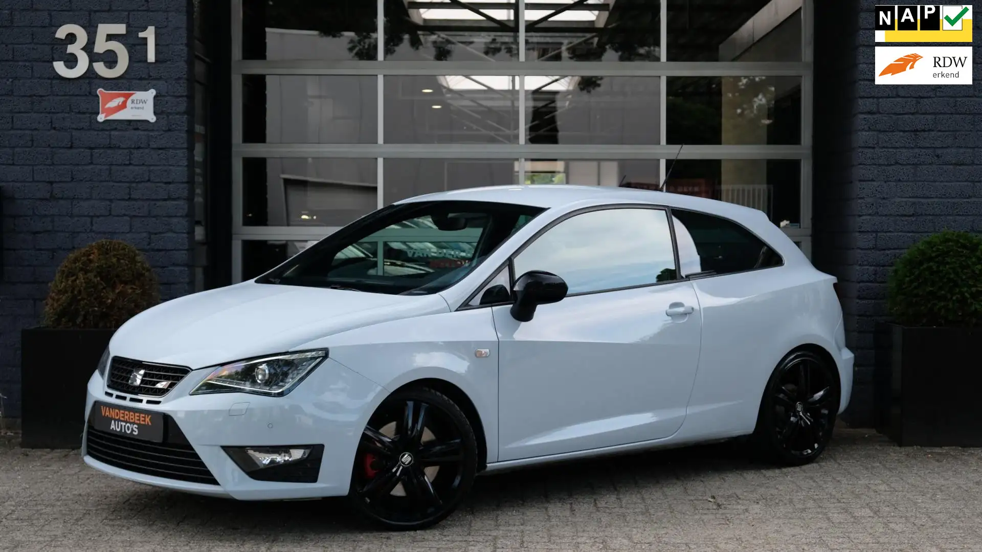 SEAT Ibiza SC 1.8 TSI Cupra 192PK Cruise Navi LED Blanc - 1