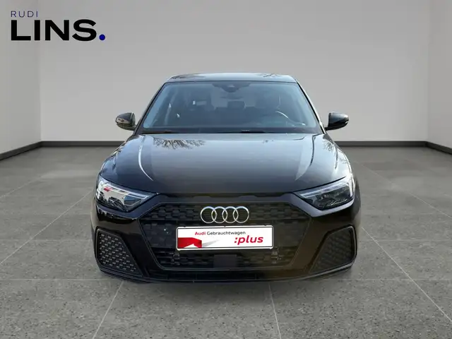 Audi A1 view 3