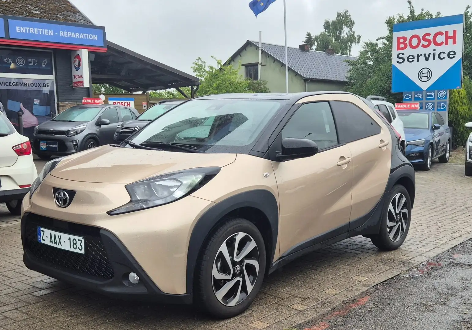 Toyota Aygo X 1.0i VVT-i pulse AUTOMATIQUE Бежевий - 1