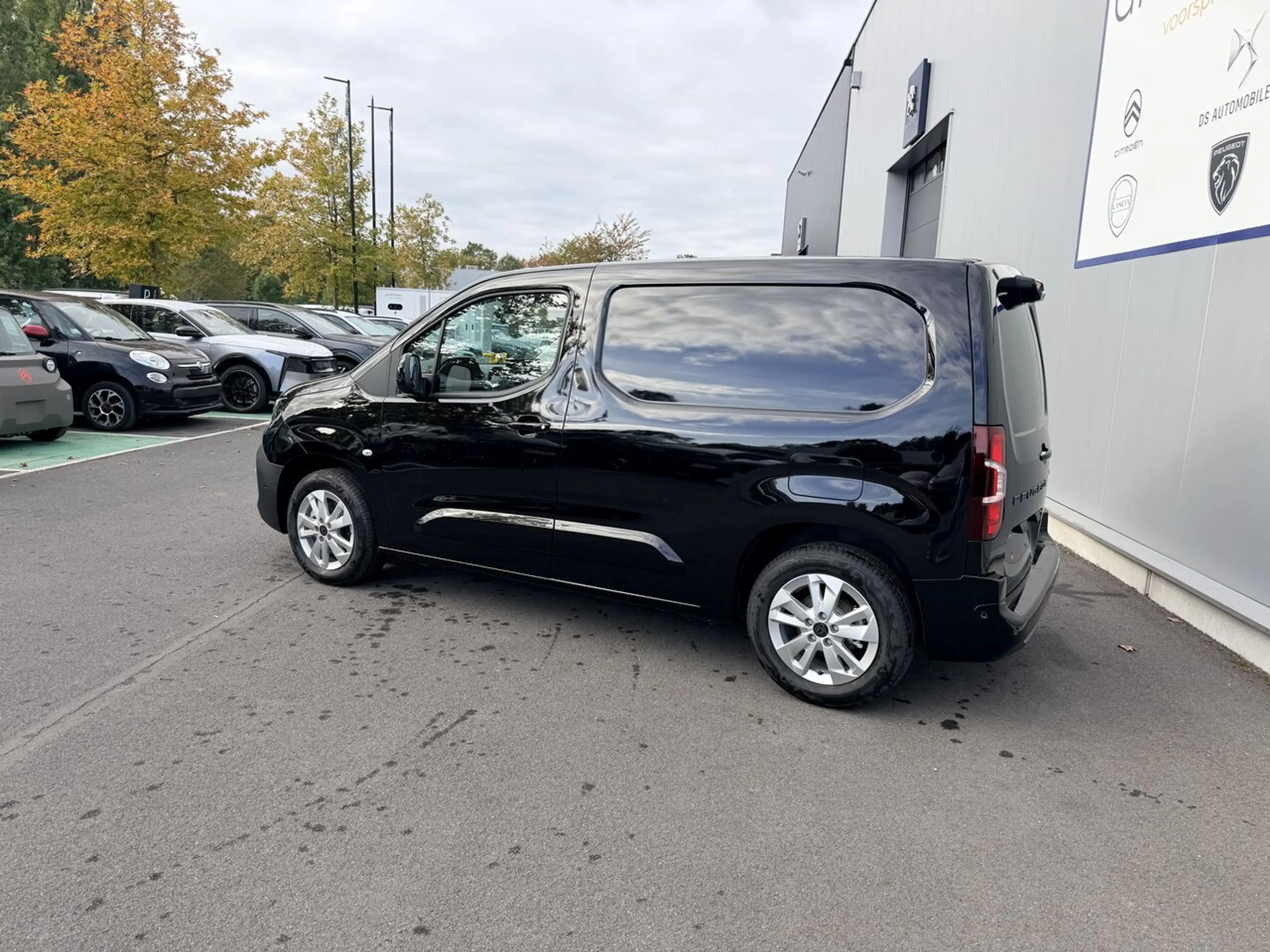 Peugeot Partner 130PK AUTOMAAT *0KM* NAVI - KEYLESS - SURROUND ... — photo 7
