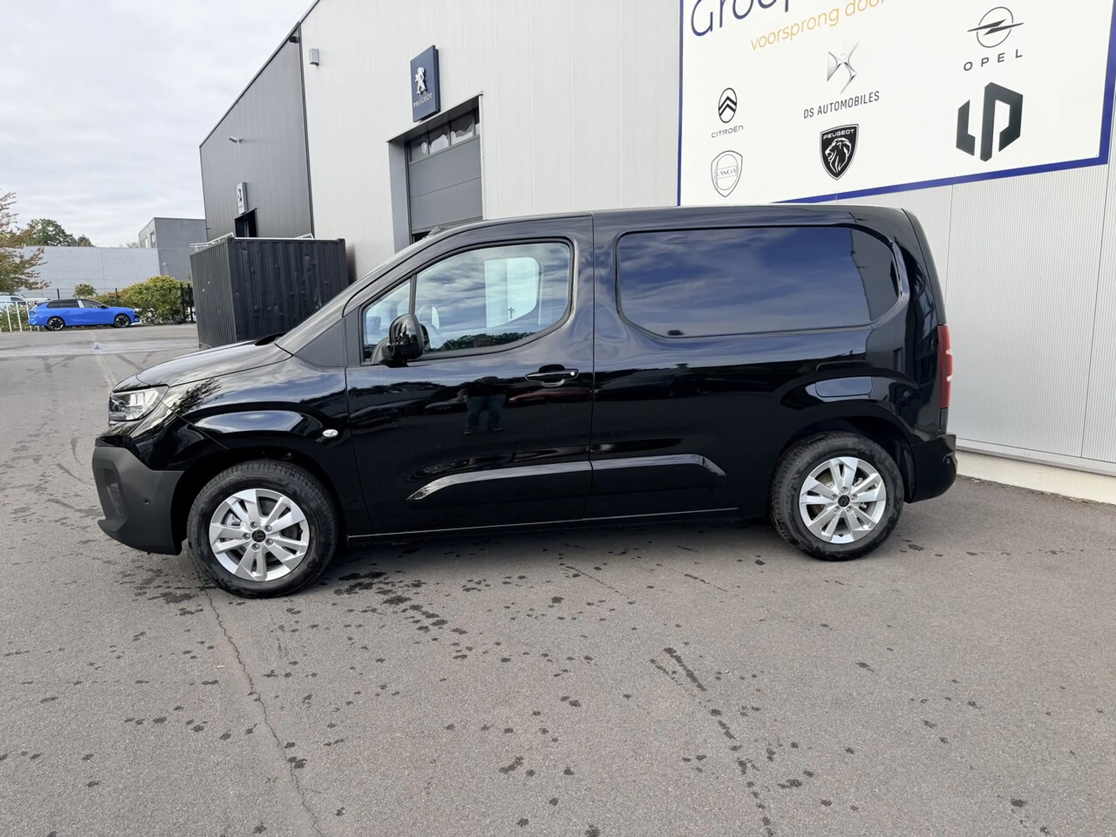 Peugeot Partner 130PK AUTOMAAT *0KM* NAVI - KEYLESS - SURROUND ... — photo 4