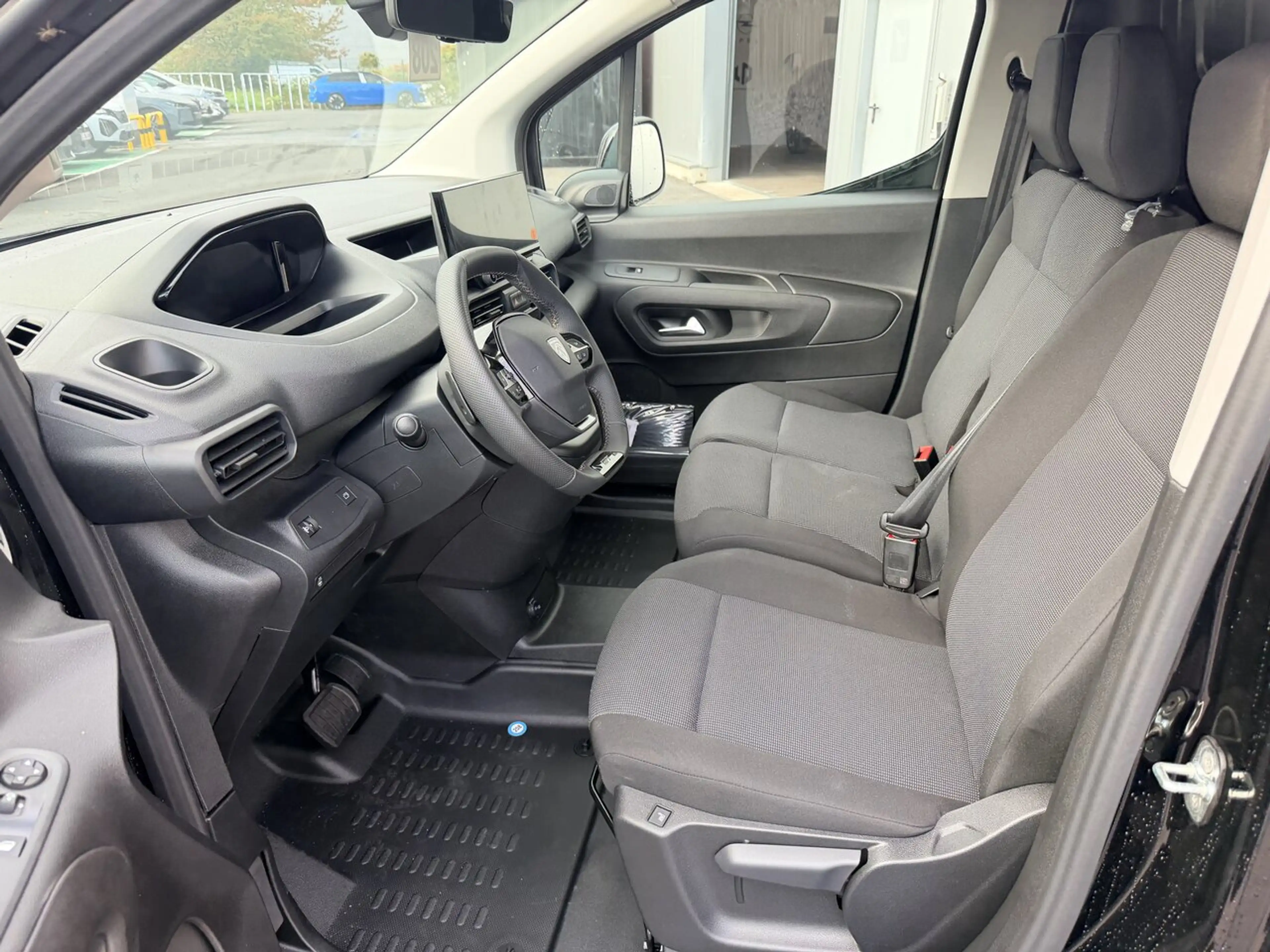 Peugeot Partner 130PK AUTOMAAT *0KM* NAVI - KEYLESS - SURROUND ... — photo 13