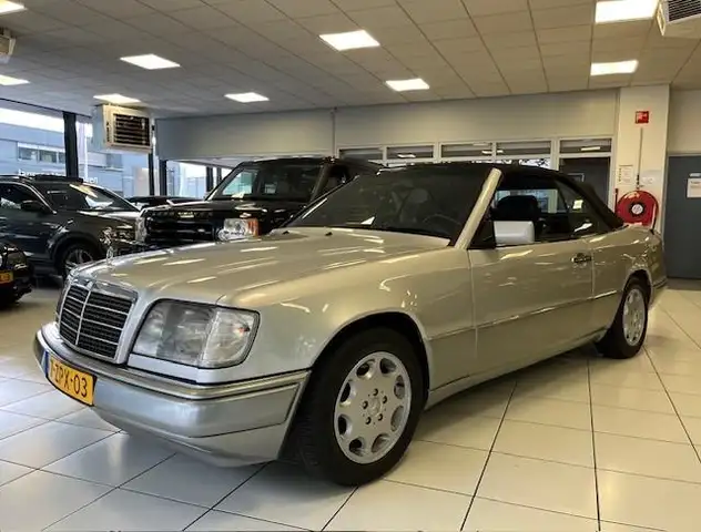 Mercedes-Benz E 320 W124 Cabrio 2e Eigenaar/In Nieuwstaat