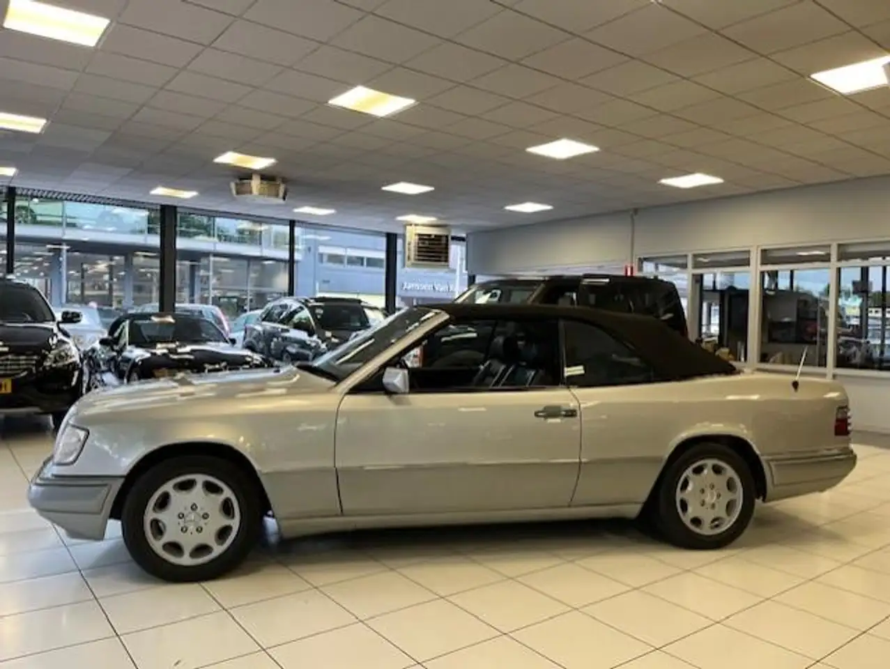 Mercedes-Benz E 320 W124 Cabrio 2e Eigenaar/In Nieuwstaat, foto 5