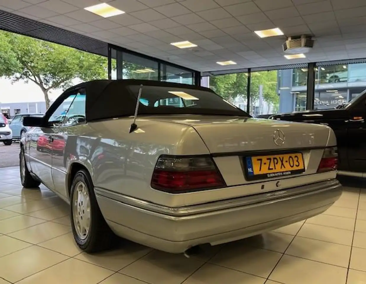 Mercedes-Benz E 320 W124 Cabrio 2e Eigenaar/In Nieuwstaat, foto 12