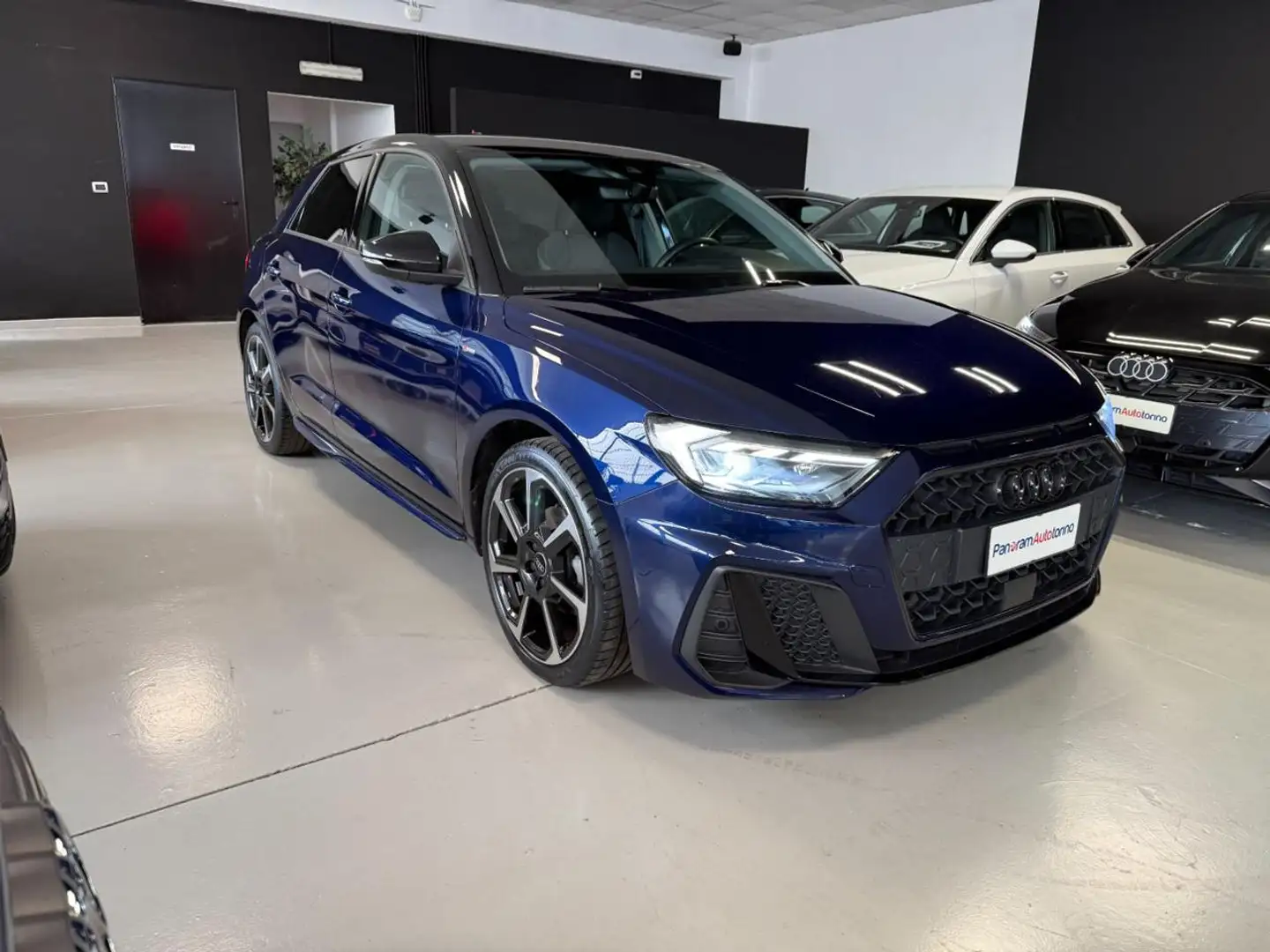 Audi A1 SPB 30 TFSI 116CV Identity Black S-line stronic Blu/Azzurro - 1