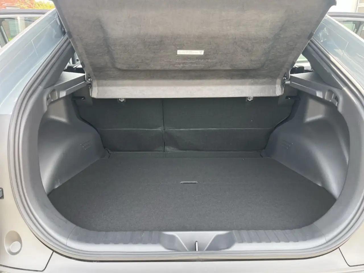 Toyota C-HR + 165 kW Teamplayer ACC SHZ LHZ RFK PDC NAVI 7