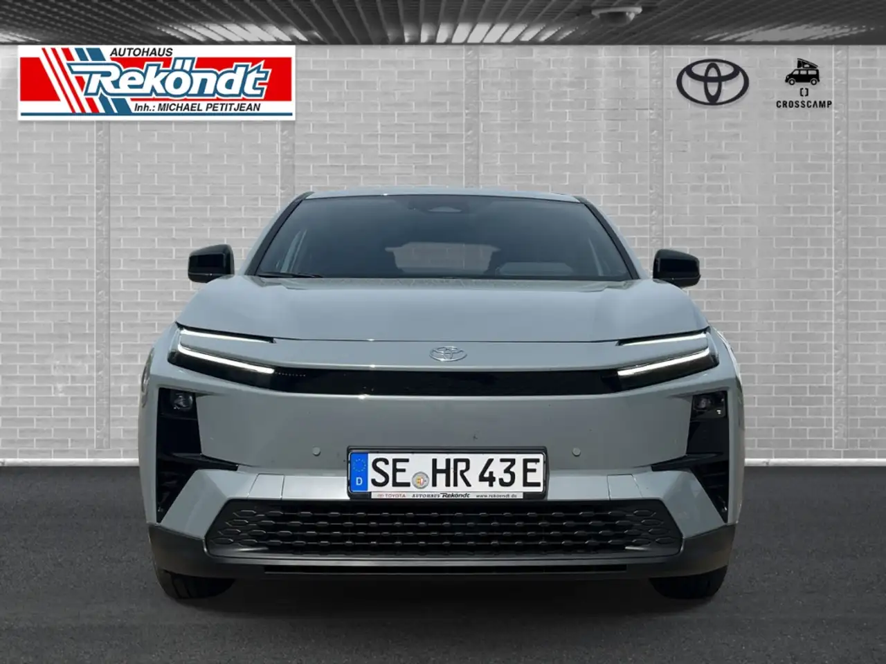 Toyota C-HR + 165 kW Teamplayer ACC SHZ LHZ RFK PDC NAVI 4