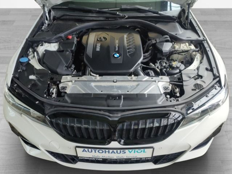 BMW 330 d xDrive M-Sport — photo 10