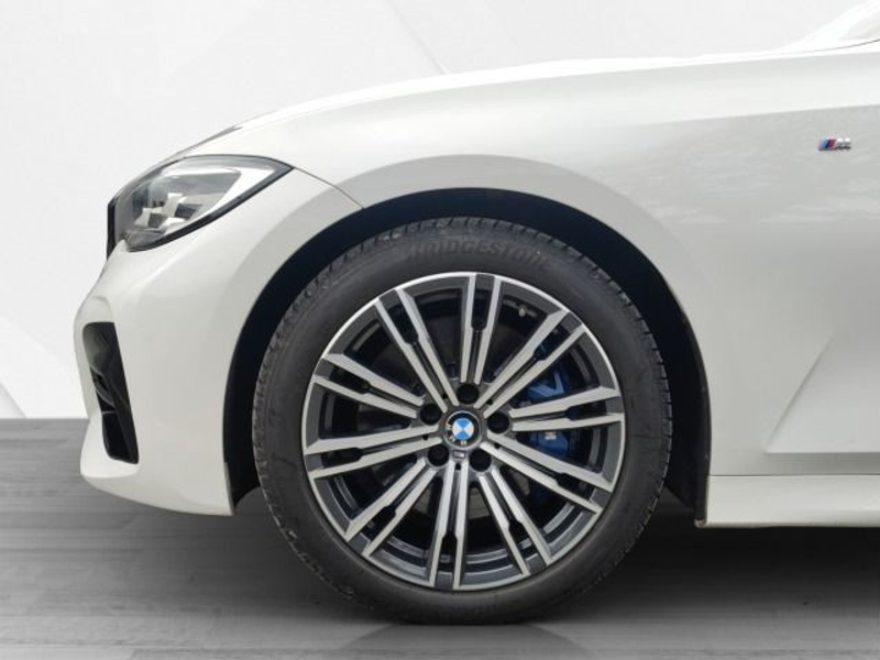 BMW 330 d xDrive M-Sport — photo 9