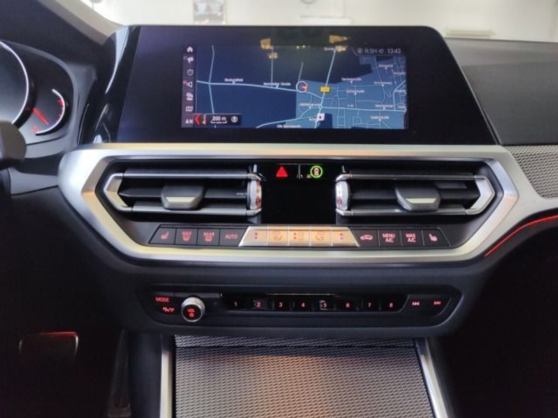 BMW 330 d xDrive M-Sport — photo 15