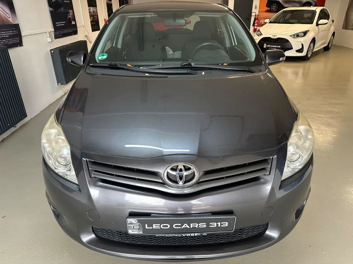 Toyota Auris Edition 1,6 Klimmautomatik Gris - 2