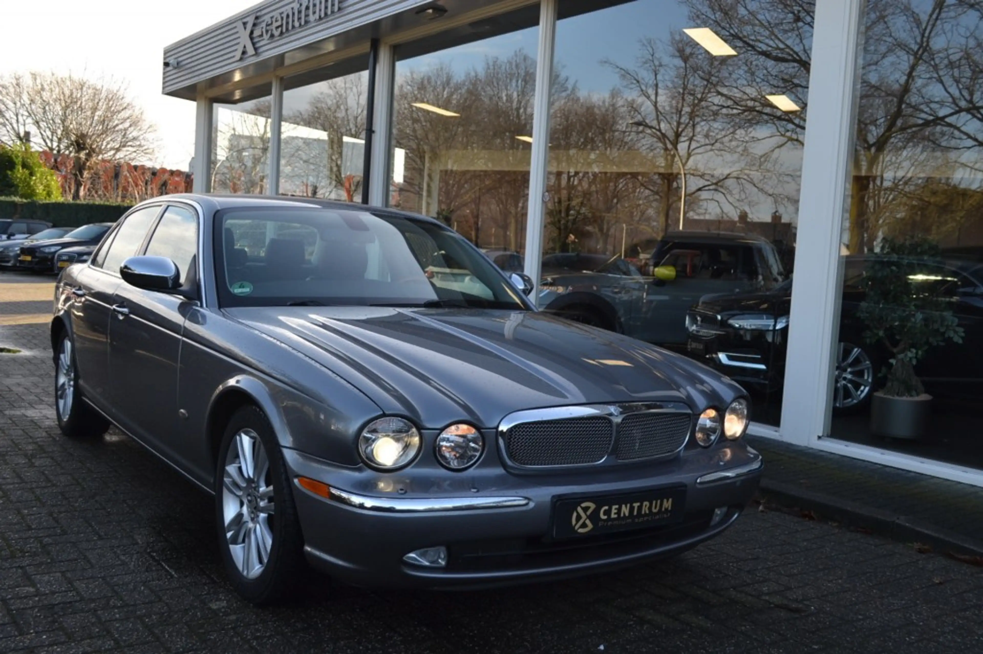 Jaguar XJ 2.7D V6 Executive / b2b / export — photo 2