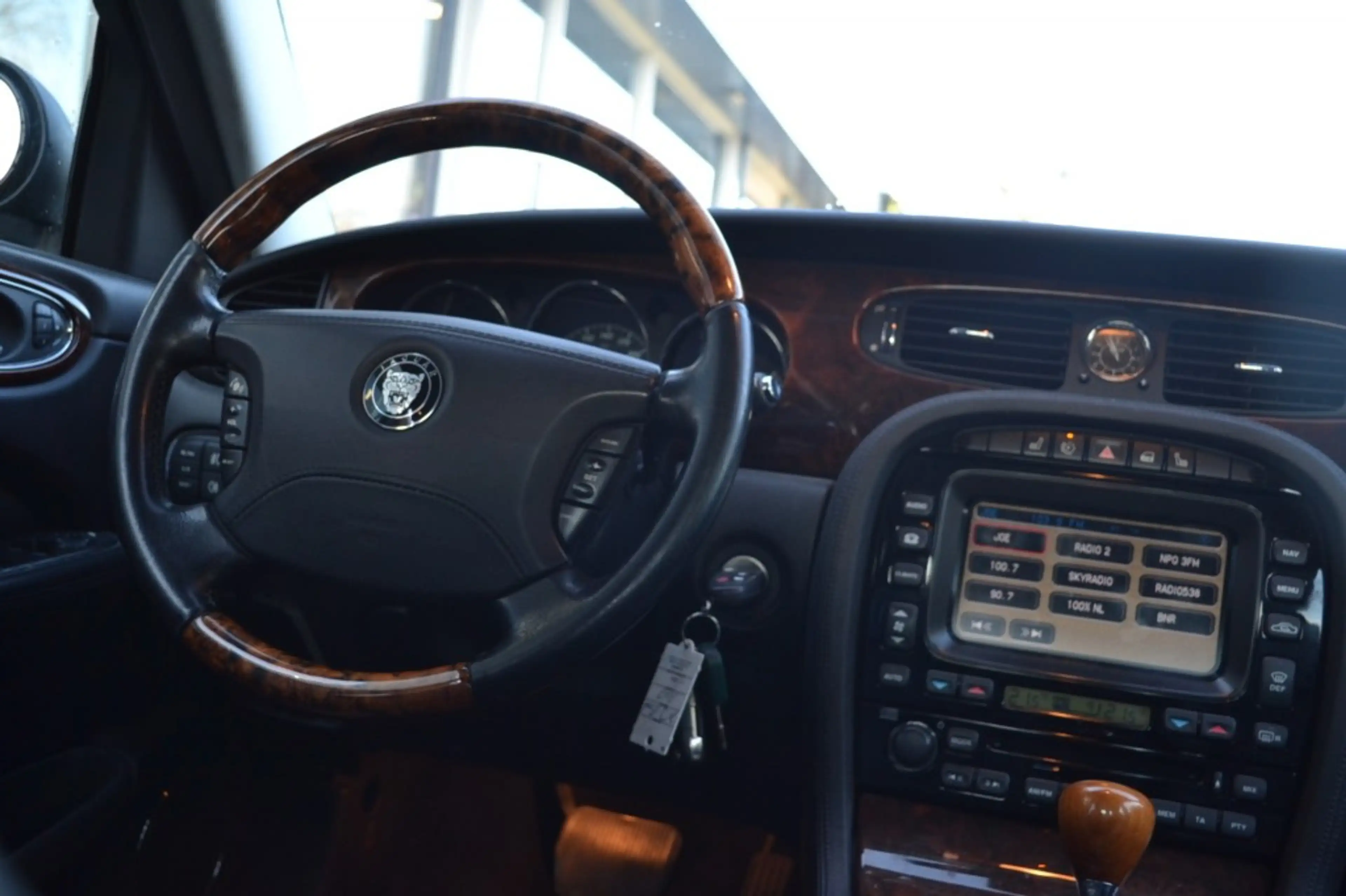 Jaguar XJ 2.7D V6 Executive / b2b / export — photo 10