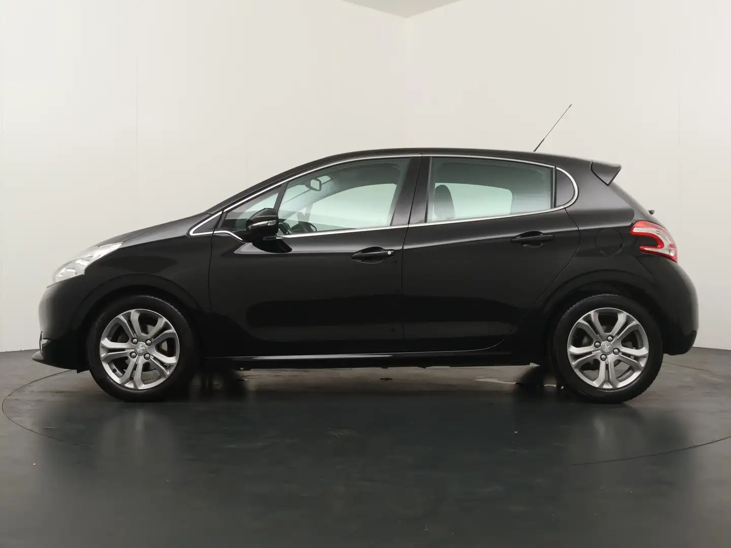 Peugeot 208 1.6 BlueHDi Blue Lease Executive - Navigatie - Tre Schwarz - 2