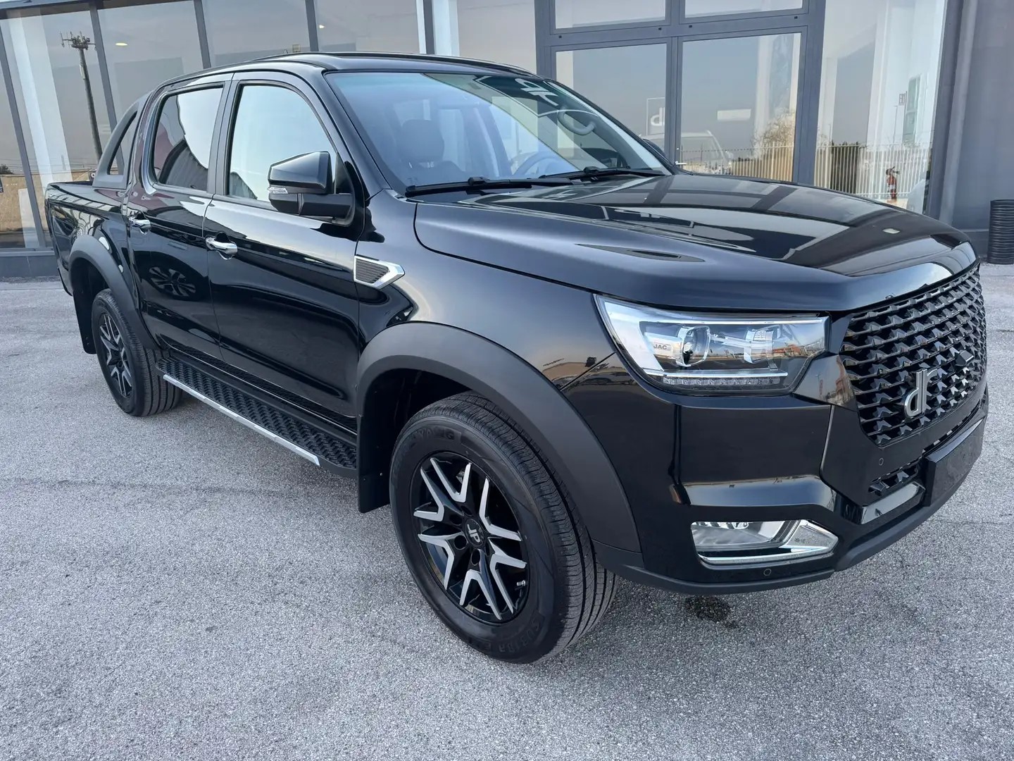 DR Automobiles PK8 PK8 2.0 turbo diesel 4x4 136cv Negro - 1