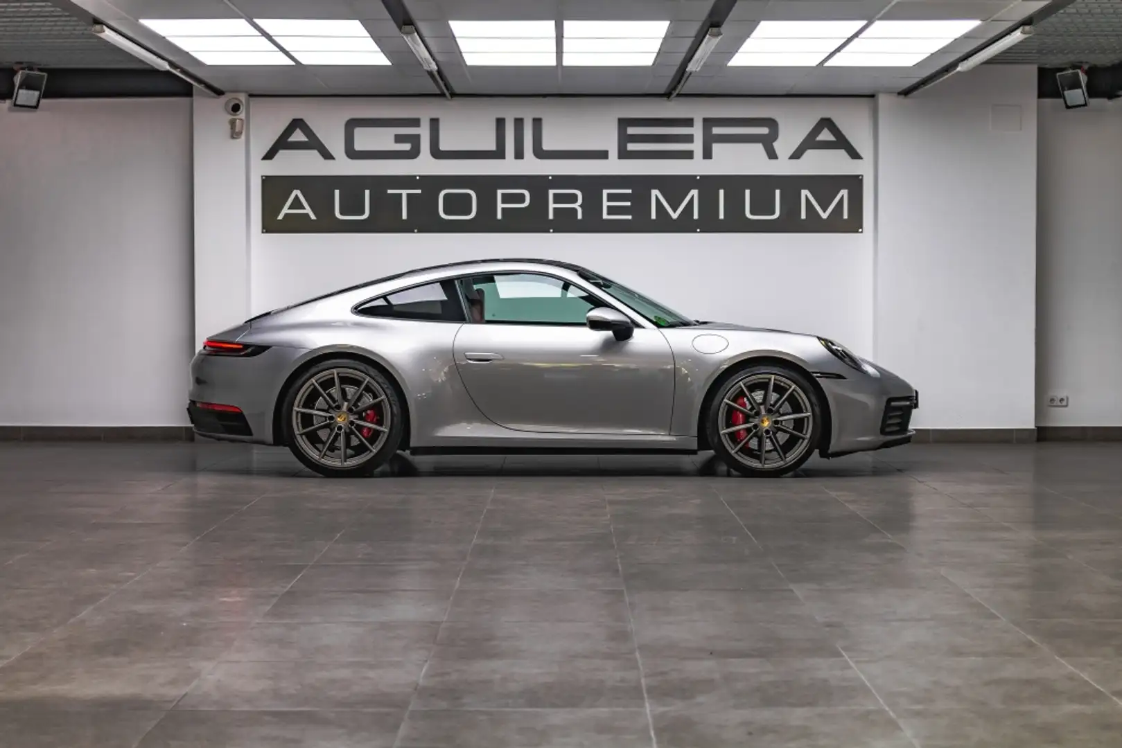 Porsche 992 Carrera 4S Coupé PDK Argent - 2