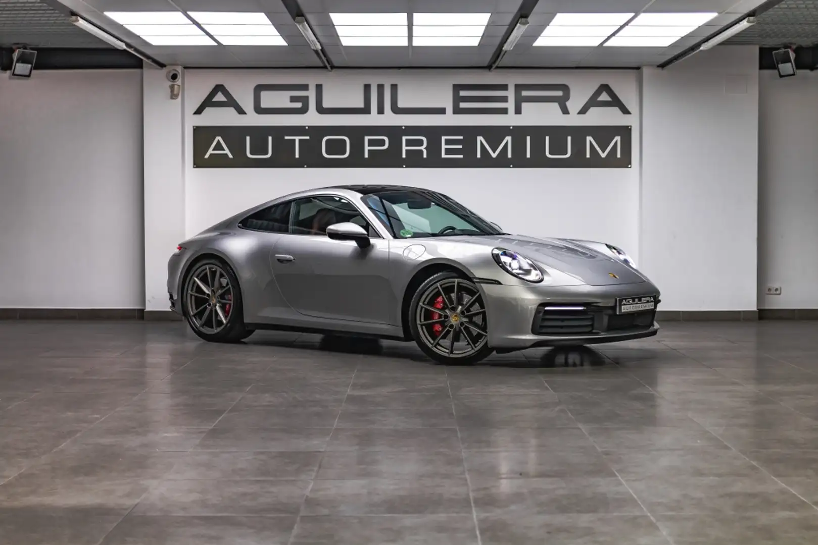 Porsche 992 Carrera 4S Coupé PDK Argent - 1