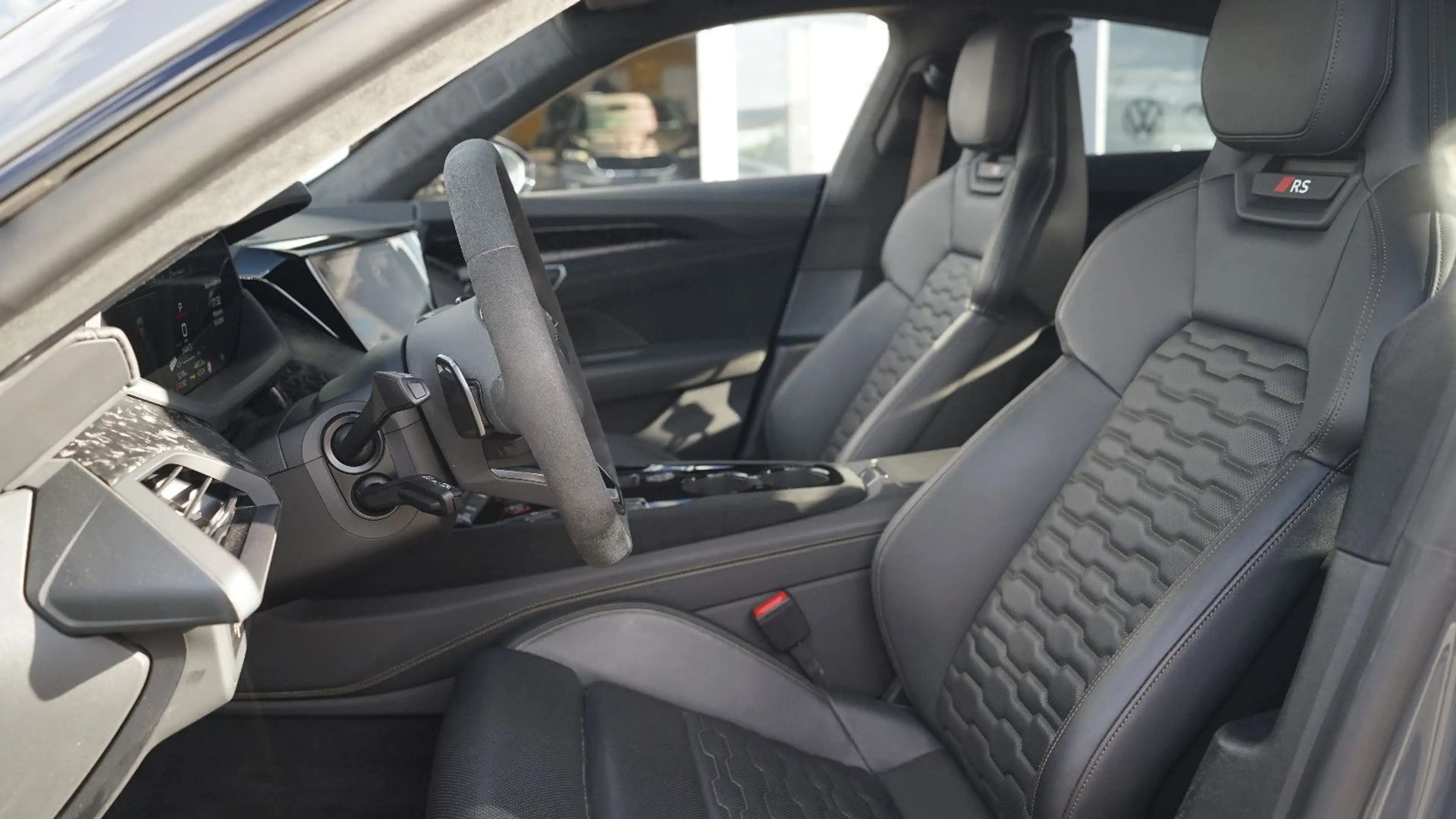 Audi RS e-tron GT Sitzbel. Camouflage Carbon — photo 8