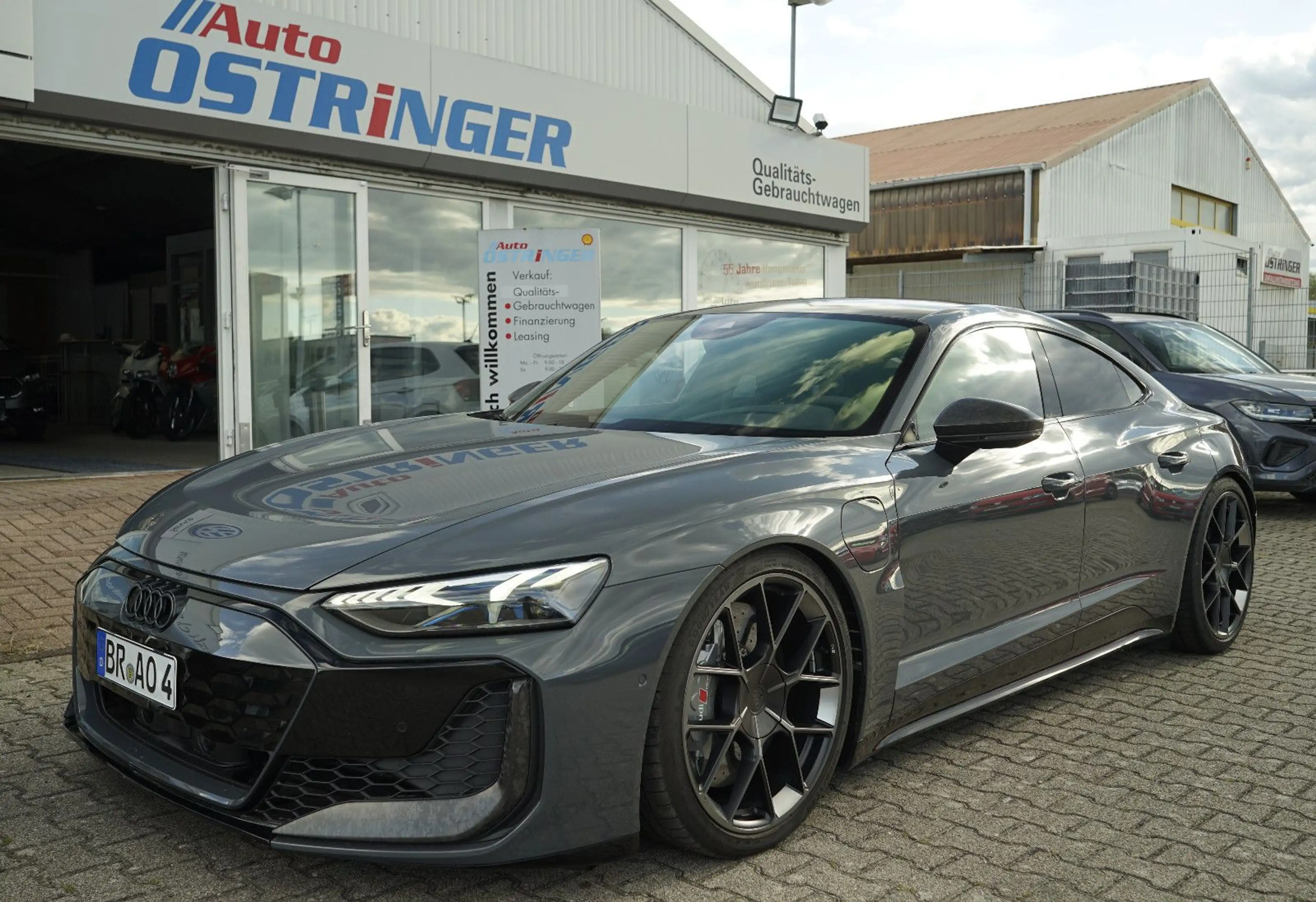 Audi RS e-tron GT Sitzbel. Camouflage Carbon