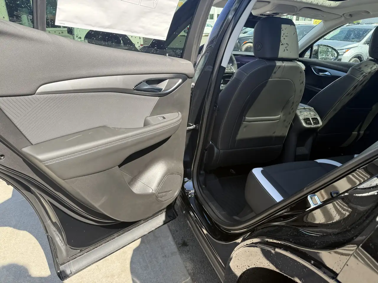 Buick Envision photo Buick Envision