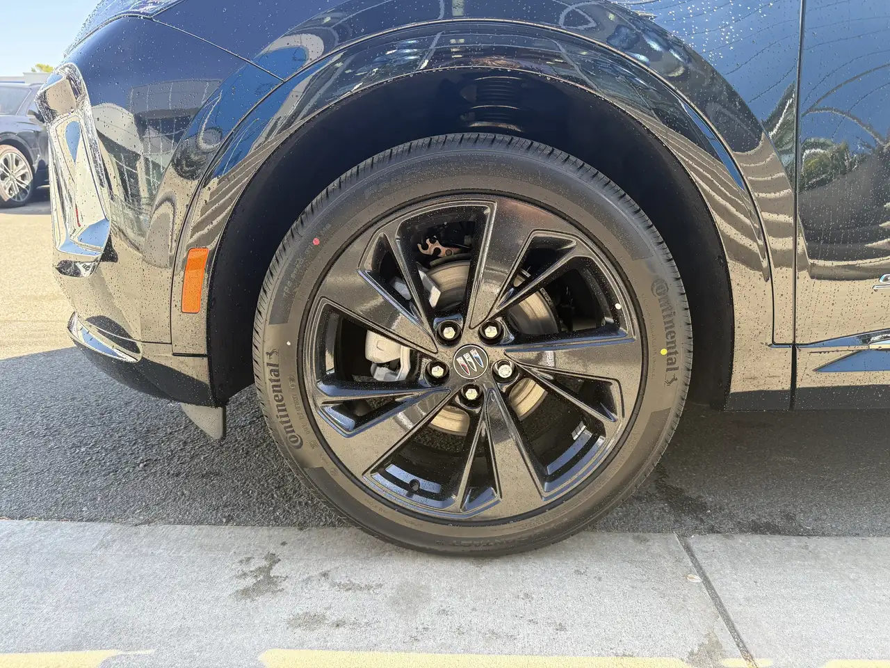 Buick Envision photo Buick Envision