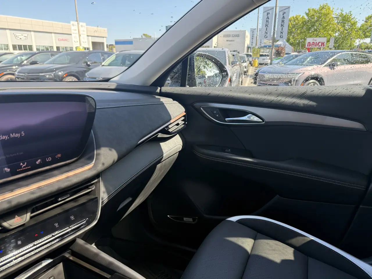 Buick Envision photo Buick Envision