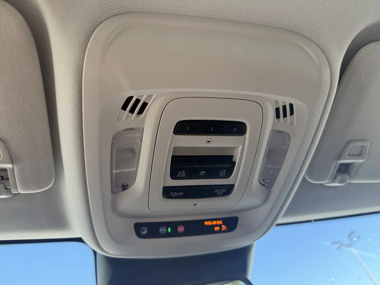 Buick Envision photo Buick Envision
