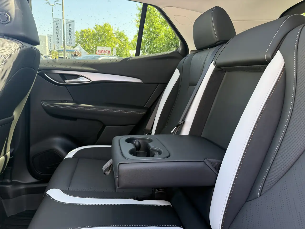 Buick Envision photo Buick Envision