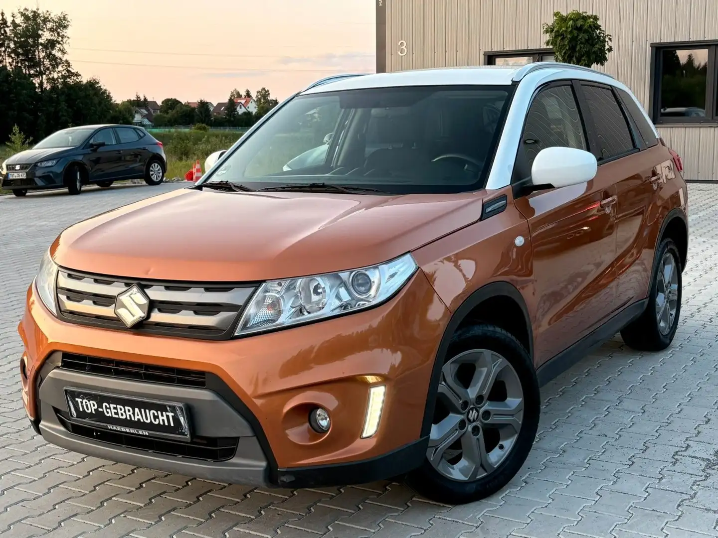 Suzuki Vitara 1.6 Comfort 4x2 Kamera / SHZ / 17"LM Orange - 1