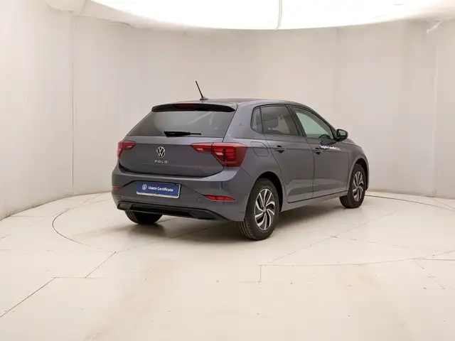 Volkswagen Polo view 4