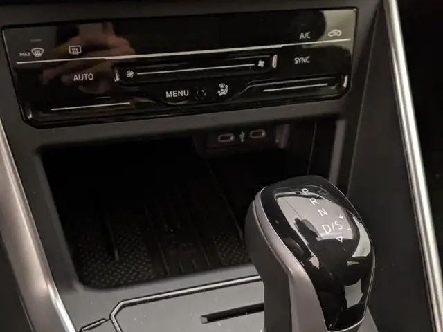Volkswagen Polo view 12