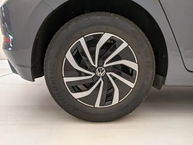 Volkswagen Polo view 9