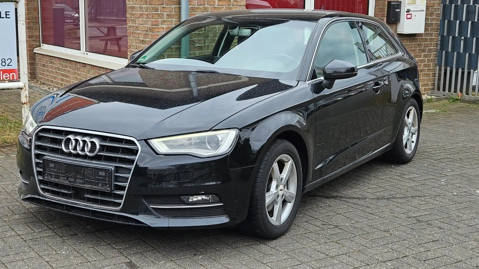 Audi A3 2.0 TDI 16V Sport XenonPlus DSP Sound-System Schwarz - 2
