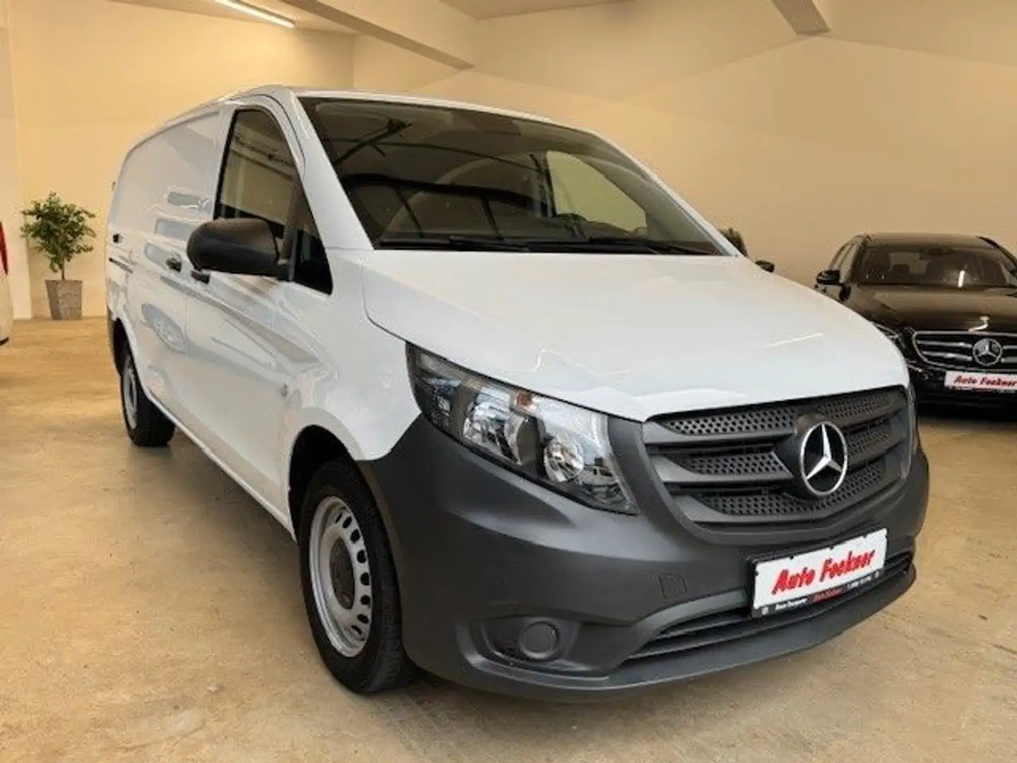 Mercedes-Benz Vito Kasten 114 CDI RWD lang 14.700 km Weiß - 2